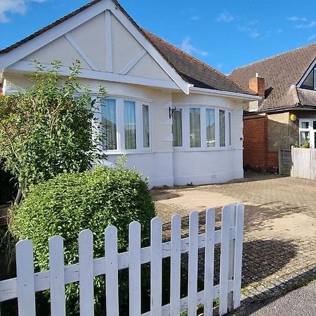 Cosy Bournemouth Bungalow Ферндаун Екстер'єр фото