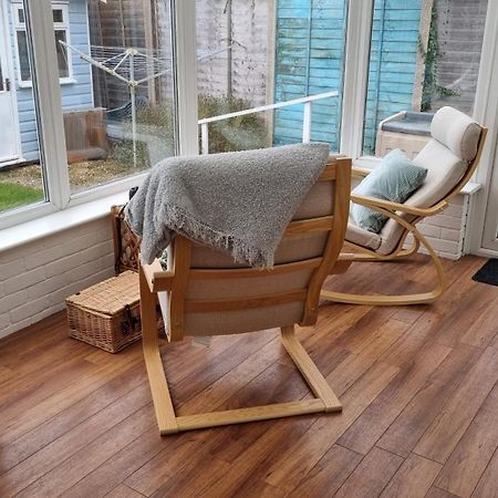 Cosy Bournemouth Bungalow Ферндаун Екстер'єр фото